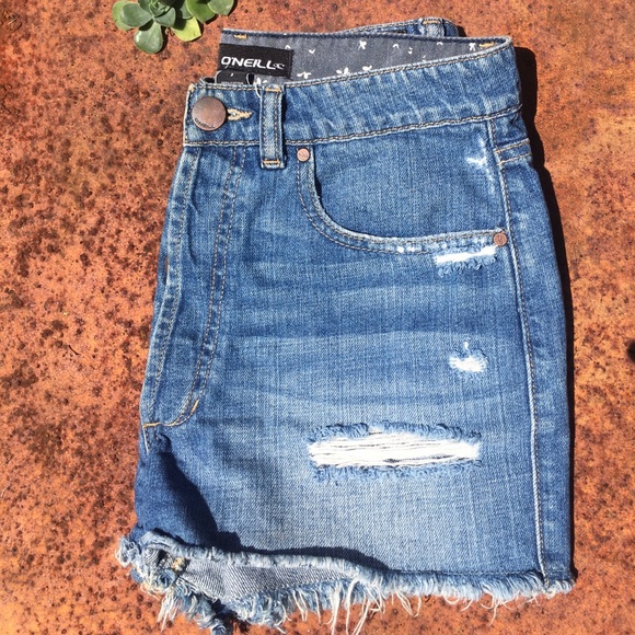 Exclusive O’NEILL Highwaisted Denim Shorts - Picture 11 of 11